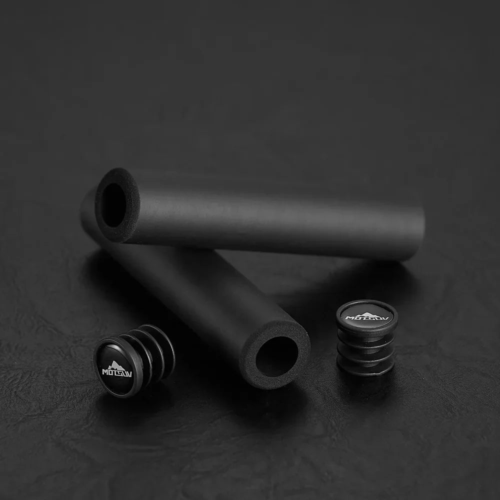 Bike Handlebar Grips Covers, 130mm Bicycle End Grips Protector Rubber Green Black, Non-Slip 1 Pair Silicone sponge hand grip