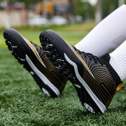 New Golden Teenagers Football Boots High Top TF/FG Men's Football Futsal Shoes Light Training Sneakers For Youth Tenis Masculino